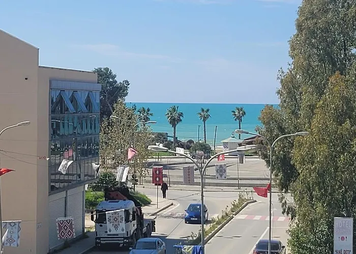 Perla 5- Seaview Apartment In City Center